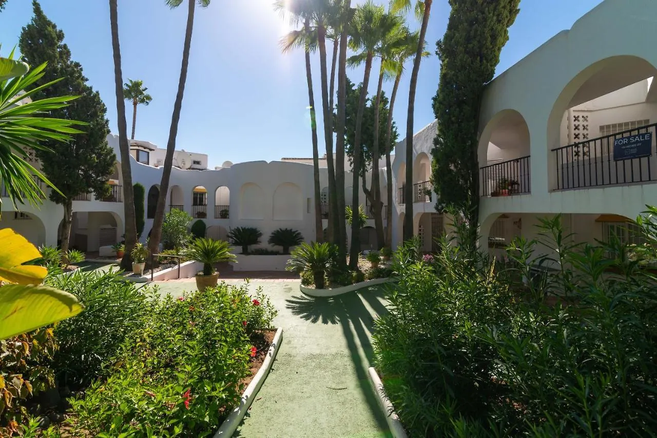 Duplex In Nueva Andalucia, Golfers Paradise Marbella